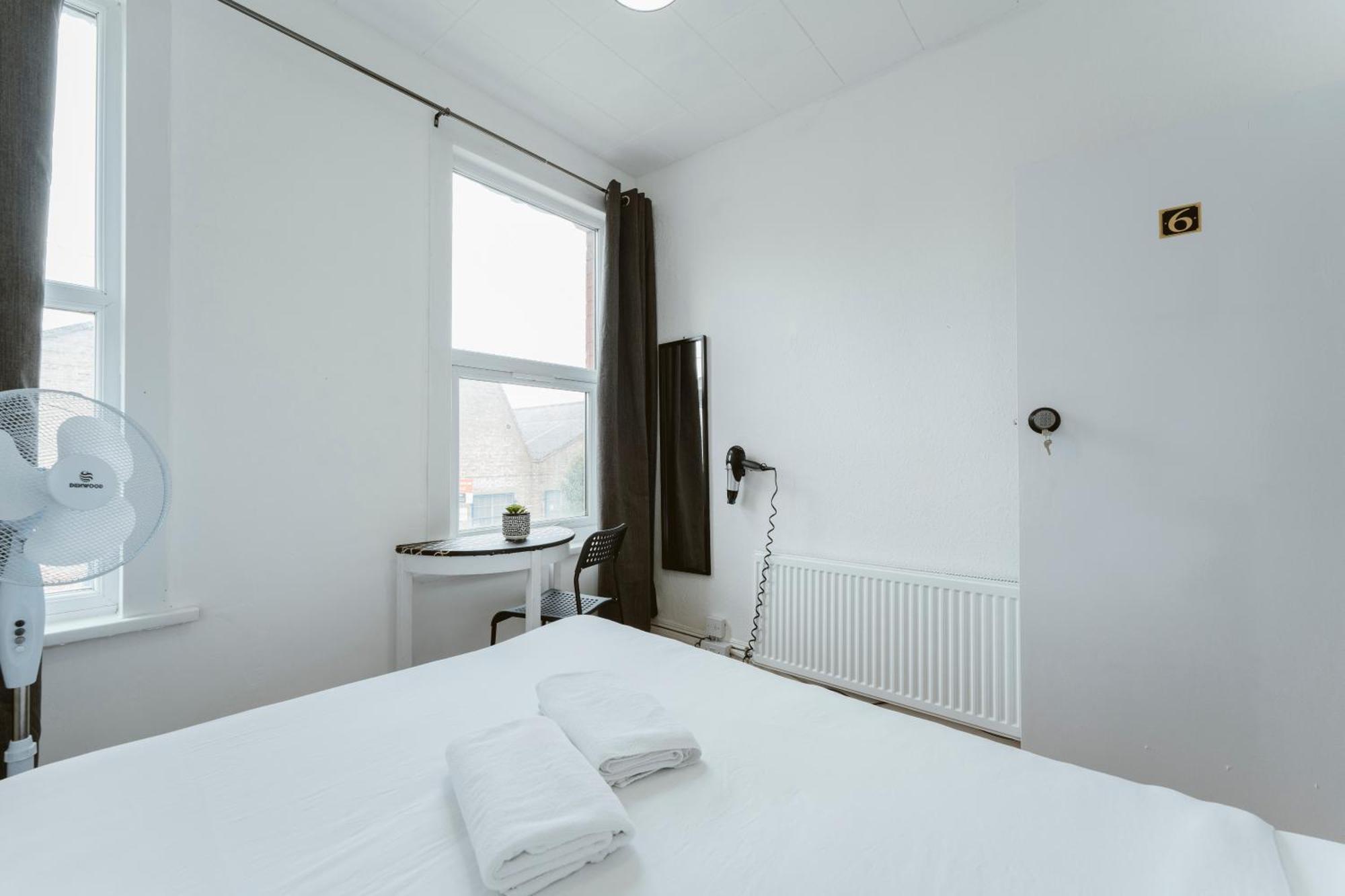 Manor House Great Rooms To Stay Londen Buitenkant foto