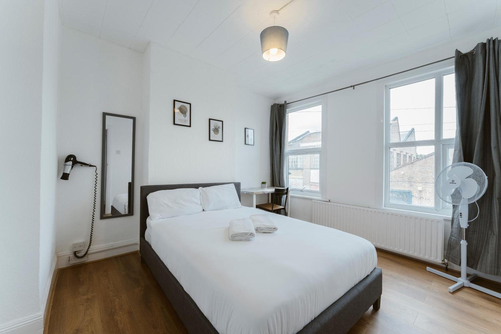 Manor House Great Rooms To Stay Londen Buitenkant foto