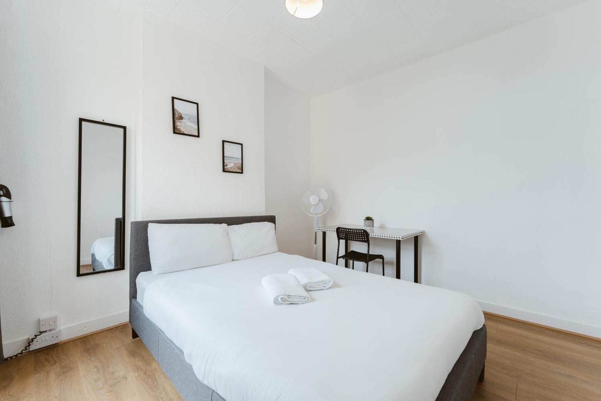 Manor House Great Rooms To Stay Londen Buitenkant foto
