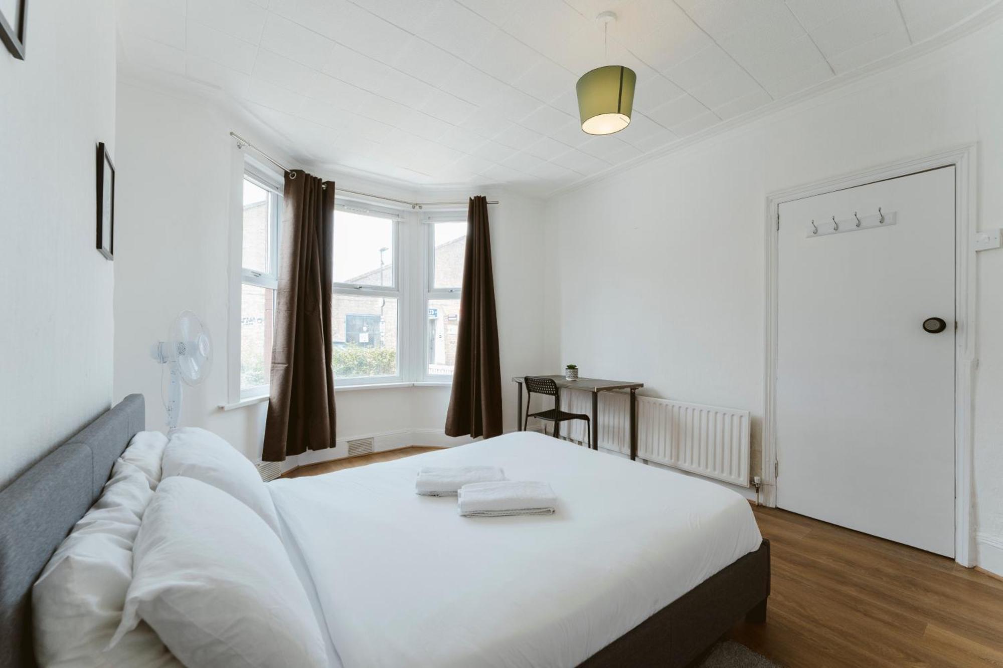 Manor House Great Rooms To Stay Londen Buitenkant foto